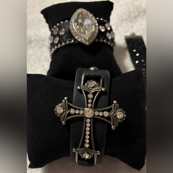 4 Piece Fashion Jewelry Set - Picture 3 of 6